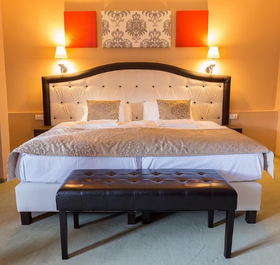 Sappusztai Vendeghaz Hotel Damak Ngoại thất bức ảnh