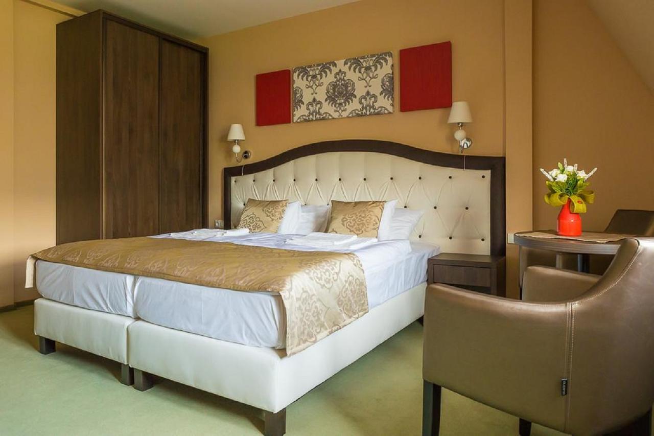 Sappusztai Vendeghaz Hotel Damak Ngoại thất bức ảnh