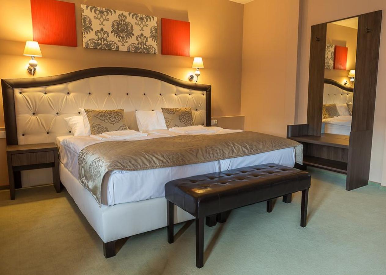Sappusztai Vendeghaz Hotel Damak Ngoại thất bức ảnh